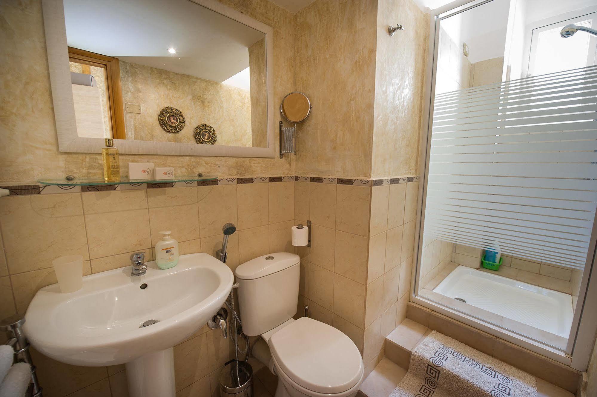 ローマ Art Domus Reale Bed & Breakfast エクステリア 写真