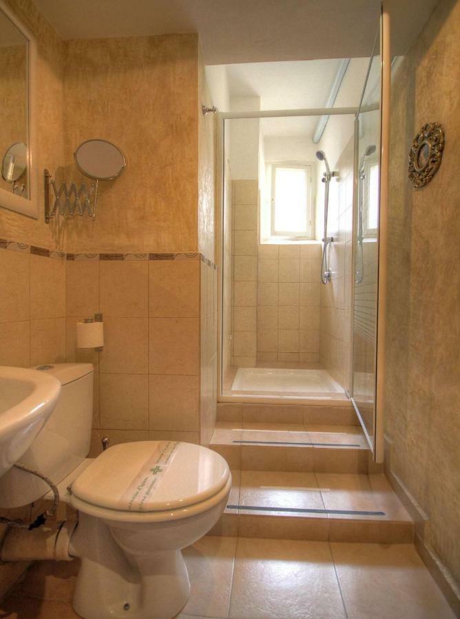 ローマ Art Domus Reale Bed & Breakfast エクステリア 写真
